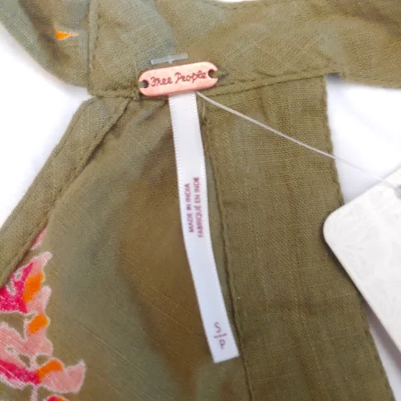 Free People Soft Army Green Pink Floral Print Top Women's Blouse Size Small NWT - Picture 5 of 7